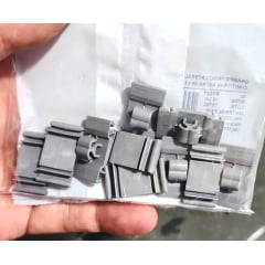 10 Grampos Da Moldura Inferior Lateral Das Portas Chevrolet Astra P1001